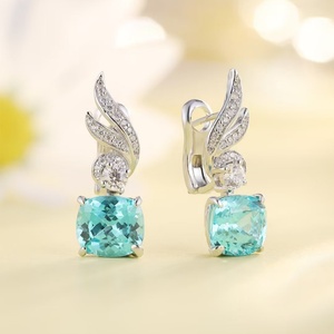 Boucles d'oreilles classiques pour femme en or blanc 14 carats avec moissanite taille poire Paraiba cultivée en laboratoire, certifiées IGI, pour mariage et fiançailles - Product Image 2
