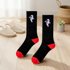 Calcetines con Patrón de Astronauta Bordado, Transpirables, Estilo Japonés, Largura Media, Calcetines Tejidos Personalizados para Uso Diario, Primavera/Verano - Product Image 3