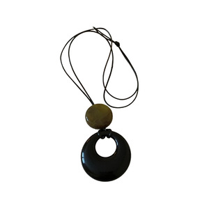 Collana con Ciondolo in Pelle Artificiale Stile Etnico, Design di Nicchia, Catena Lunga Semplice Retrò per Donna - Product Image 4