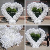 Arche en forme de cœur en edelweiss artificiel en gros, arrangements floraux en soie pour décorations d'événements et de propositions de mariage