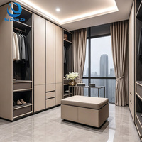 Armoire de dressing élégante et personnalisée avec compartiments intérieurs flexibles pour appartements haut de gamme et projets de design d'intérieur