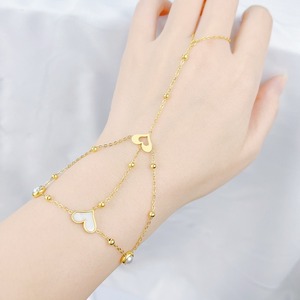 Pulseras de moda de verano Pulsera de anillo de joyería de acero inoxidable chapado en oro de 18 quilates Pulsera de corazones lindos de nácar para regalo - Product Image 5