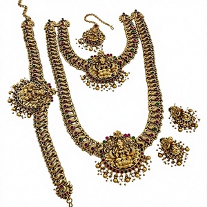 Conjunto de Collar y Pendientes Chapados en Oro Antiguo con Diseño Lakshmi Kasu, Joyería para Novias, Bodas y Fiestas - Product Image 2