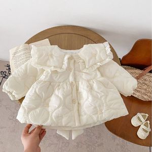 Adorabile Cappotto Invernale per Bambine in Misto Cotone Trapuntato con Volant, Fiocco sul Retro, Fodera in <span class=keywords><strong>Pile</strong></span> e Bottoni - Product Image 1