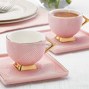 Ince porselen altın kaplama kolu kare daire modern özel türk tasarım yeni kemik çini 90cc kişiselleştirilmiş çay fincanları ve tabakları