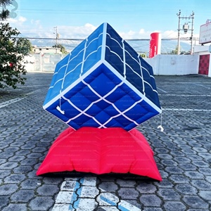 <span class=keywords><strong>Cube</strong></span> magique géant gonflable 3x3 personnalisé avec éclairage LED et base rouge pour boutique de jouets/magasin de jeux, promotion routière/marque de jeux/événement - Product Image 1