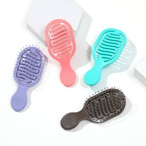 Brosse à cheveux en nylon compacte et mignonne, imperméable, à ions, de qualité supérieure, design creux pour cheveux volumineux et massage des méridiens - Product Image 2