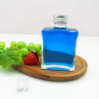 Großhandel 150ml 200ml Quadratische Bernsteinfarbene Klare Blau Verlaufende Parfümflaschen mit Silbernem Sprühkopf und Schwarzem Schraubverschluss für Parfüm-Neuverpackung