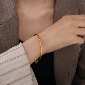 Luxury Gold Stainless Steel Chain <b>Bracelet</b> 18K Plated <b>Bracelet</b> Jewelry For Wome - Product Image 1