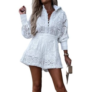 Conjunto de 2 Piezas de Verano para Mujer, Estilo Casual, Color Sólido, Cuello Alto, Camisa de Un Solo Pecho, Pantalones Cortos de Encaje, a la Moda - Product Image 1