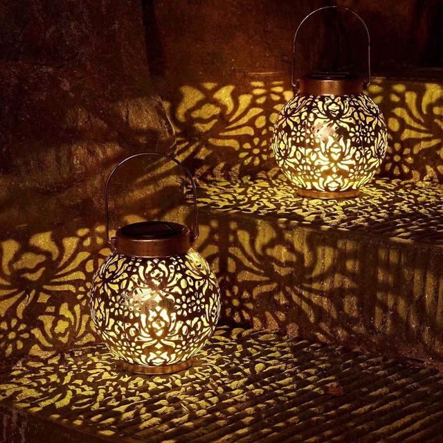 Courtyard Porch Waterproof IP65 Wrought Iron Cut Pattern LED Projection Solar Hanging Outdoor Garden Decorative Lamp