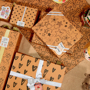 Papier cadeau rétro en papier kraft, série noire simple face avec lignes, cœurs, dinosaures pour les loisirs créatifs des fêtes - Product Image 2