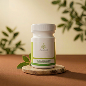 Poudre d'herbes Chamakkatt Thrifaladi 50g Certifiée ISO 9001 Soutien immunitaire Ayurvédique - Product Image 1