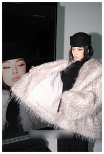 Manteau en <span class=keywords><strong>fausse</strong></span> <span class=keywords><strong>fourrure</strong></span> pour femme, ample, épais, à poils longs, avec capuche à franges, style vintage décontracté, chaud, vêtement d'extérieur - Product Image 6