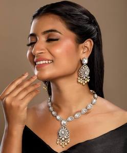 Nuevo Collar de Moda con Acabado Mehandi, Circonitas Cúbicas, Moissanita y Kundan para Mujer, Lujoso para Bodas y Fiestas, Estilo Étnico Indio - Product Image 1