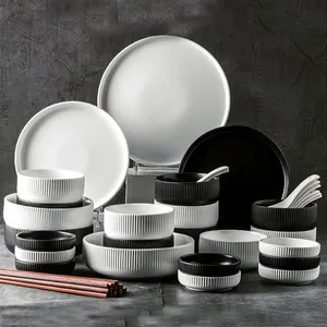 <span class=keywords><strong>Set</strong></span> di <span class=keywords><strong>Piatti</strong></span> in <span class=keywords><strong>Porcellana</strong></span> di Lusso all'Ingrosso dalla Cina, Servizio di Stoviglie in Ceramica Dorata, <span class=keywords><strong>Set</strong></span> di <span class=keywords><strong>Piatti</strong></span> in Gres - Product Image 1