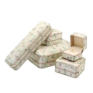 Boîte à bijoux personnalisée avec logo <span class=keywords><strong>pour</strong></span> cadeau de mariage, boîte en <span class=keywords><strong>bois</strong></span> <span class=keywords><strong>pour</strong></span> boutons de manchette, pince à cravate, bague, souvenir <span class=keywords><strong>pour</strong></span> invités, <span class=keywords><strong>petit</strong></span> conteneur d'emballage <span class=keywords><strong>pour</strong></span> bijoux - Product Image 1