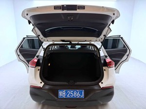 Chevrolet Trax 2021 Usado en España, Volante a la Izquierda, Motor Turbo, Asientos de Cuero, Cámara Trasera, Portaequipajes de Aluminio, Neumáticos R17 - Product Image 5