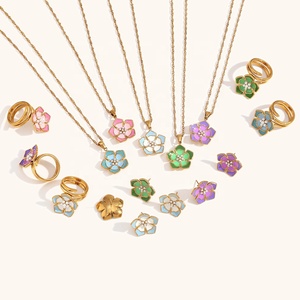Dingran alla moda collana di fiori in smalto colorato imitazione perla e orecchini e anello Set per donna - Product Image 1