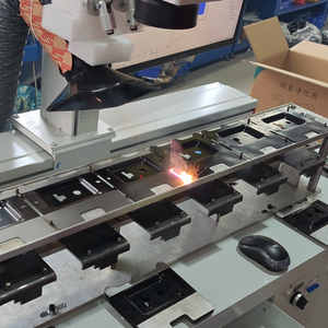 Machine de marquage laser à fibre CNC MOPA, décapant de <span class=keywords><strong>peinture</strong></span> laser 500W refroidi par air pour composants de cockpit intelligent - Product Image 3