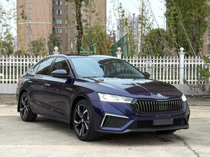 Voiture d'occasion <span class=keywords><strong>Skoda</strong></span> <span class=keywords><strong>Octavia</strong></span> PRO Premium 2021, faible kilométrage, quatre portes, cinq places, essence, automatique, turbo, toit ouvrant foncé, conduite à gauche - Product Image 3