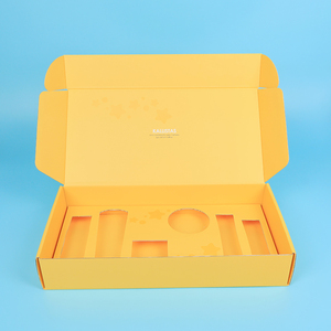 Boîtes d'expédition <span class=keywords><strong>de</strong></span> cosmétiques personnalisées haut <span class=keywords><strong>de</strong></span> gamme recyclables rose fluo, boîte d'expédition rectangulaire avec insert et accessoires - Product Image 2
