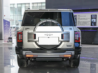 Nouveau SUV Turbo 5 places Formula Leopard 8 Wisdom Flagship Euro VI Automatique Conduite à Gauche Essence/Pétrole avec Barres de Toit en Alliage d'Aluminium