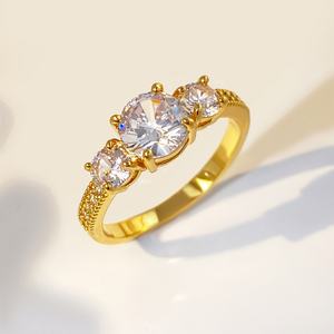 Anillo de Circonia Cúbica de Moda con Baño de Oro de 18K y Gema Redonda Tallada, Precio Mayorista para Mujer - Product Image 3