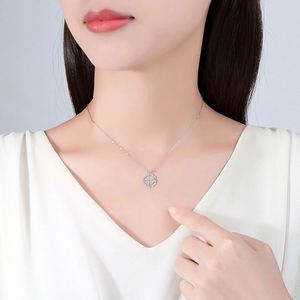 สร้อยคอรูปใบไม้ประดับเพชรซิคอนชุบโรเดียมเงินแท้ ขายส่งจากโรงงาน สำหรับงานหมั้นและงานแต่งงาน - Product Image 3