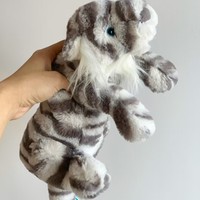 Peluche populaire britannique Sacha Snow Tiger JC Tiger, super douce, avec rembourrage en coton PP, cadeau pour amis, vente en gros
