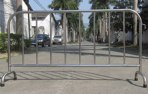 金属フレーム,カスタマイズされた亜鉛メッキ群衆制御道路交通障壁フェンス圧力処理木材自然タイプ - Product Image 3