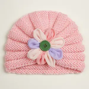 Topi beanie bayi lucu kustom, topi bayi musim dingin hangat dengan bunga