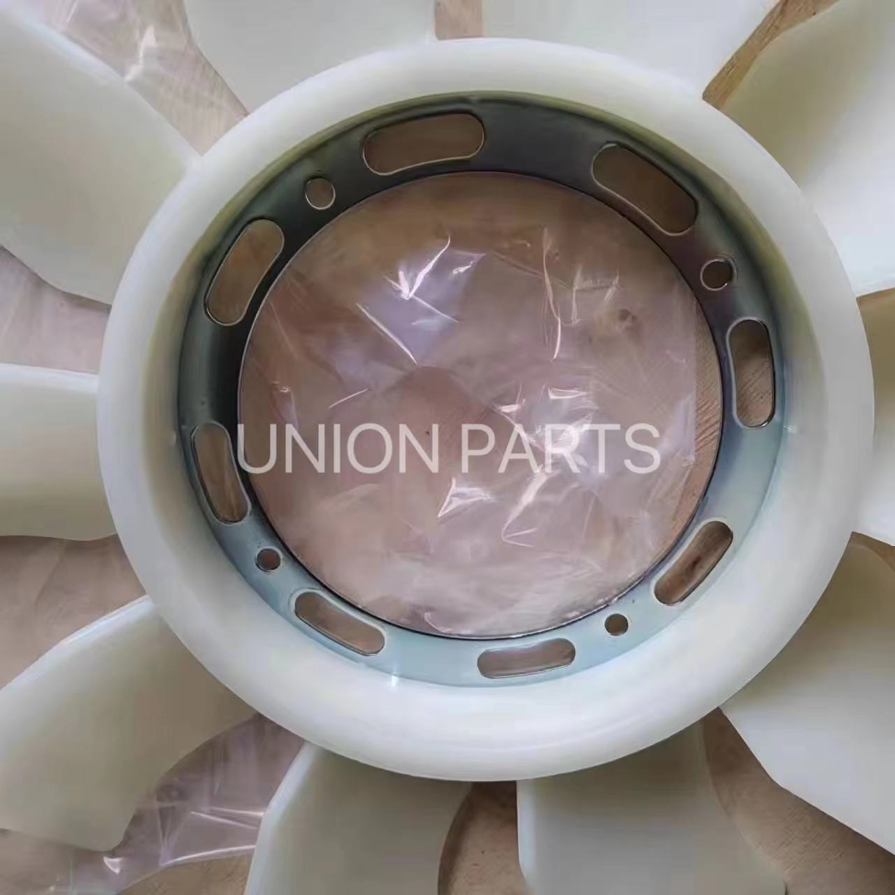 ISUZU NPR Radiator Fan 8-97141-195-2 - Reliable Performance