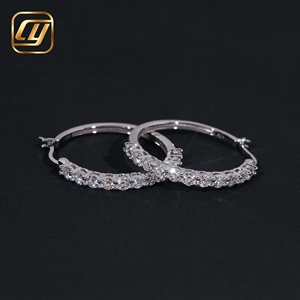 Boucles d'oreilles créoles inversées en argent 925 avec moissanite, entièrement pavées et serties, pour femmes, stock en gros - Product Image 3
