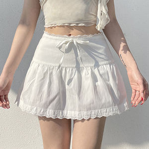 Minifalda de Encaje Suave y Femenina con Parches, Corte en A, Tela Texturizada, Falda Corta Simple y Versátil, Atuendo Casual Elegante para Mujer - Product Image 4