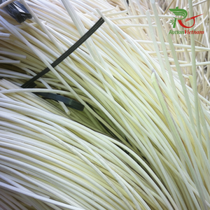 OEM muebles de jardín de ratán natural artesanía materia prima 2,0mm núcleo blanqueado mejor precio Vietnam mejor calidad Ratán - Product Image 1