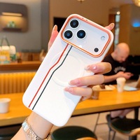 Coque de luxe texturée magnétique pour iPhone 17 Pro avec design à rayures contrastées, compatible iPhone 16 Pro, coque de protection
