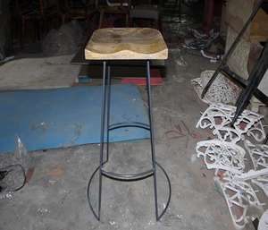 Tabouret de bar haut de gamme en bois massif très demandé, design portable pour l'extérieur, les parcs, les cafés et les bars, chaises de jardin - Product Image 4