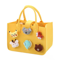 Sac fourre-tout en feutre réutilisable grande capacité avec fermeture à bouton-pression, motif poupée de dessin animé 3D, idéal pour cadeau de naissance ou de fête d'anniversaire pour bébé