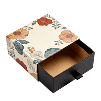 Boîte en papier réutilisable personnalisée pour cadeaux et montres, avec doublure en éponge, finition mate, revêtement UV, logo OEM, prix de gros