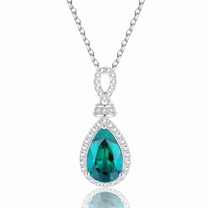 Collar con Colgante de Esmeralda Creada en Laboratorio con Corte de Pera en Plata de Ley 925, Halo con Detalles de Diamantes, Joyería Fina para Mujer - Product Image 1
