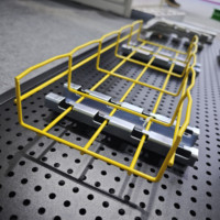 Plateau de câbles en treillis métallique galvanisé à chaud SUS 304 électrozincé avec ondulations (UL, cUL, CE, NEMA, IEC)