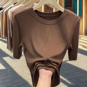 เสื้อยืดผู้หญิงฤดูร้อน ระบายอากาศดี สไตล์มินิมอล ลำลอง คอกลม แขนครึ่งตัว ผ้าไม่เป็นขุย ตัดต่อสีพื้น ใช้งานได้หลากหลาย - Product Image 2