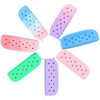 Étui à crayons unisexe en silicone souple imperméable, décorations pour chaussures, trousse à crayons DIY couleur bonbon avec trous, boîte à crayons pour enfants