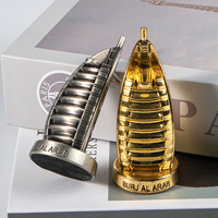 Custom Luxe Home Decor Sculptuur Burj Al Arab Home Accent Metal Dubai Oriëntatiepunt Iconische Gebouw Model Souvenir Geschenken