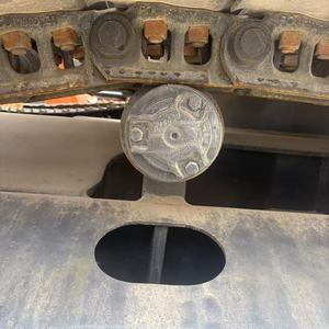 รถขุด Doosan DX300LC-9C สีส้ม พร้อมป้ายเตือนและรางตีนตะขาบ - Product Image 5