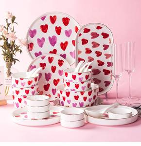 Vajilla de <span class=keywords><strong>porcelana</strong></span> con forma de corazón para el Día de San Valentín, <span class=keywords><strong>platos</strong></span> de cerámica con forma de corazón, venta al por mayor en línea - Product Image 6