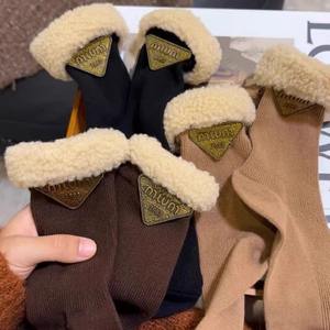 NIMBLEE vente en gros fabrication Logo personnalisé bouclier polaire dames doux coton hiver chaussette équipage <span class=keywords><strong>chaussettes</strong></span> chaudes pour femmes neige botte <span class=keywords><strong>chaussettes</strong></span> - Product Image 2