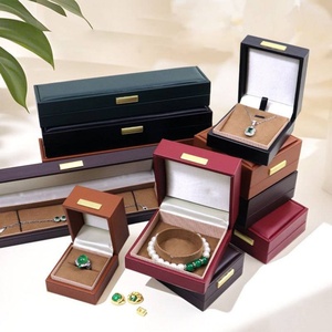 Boîte à bijoux en cuir PU de haute qualité avec étiquette dorée pour ensemble de pendentifs, bracelets et bagues, vente en gros, boîte à bijoux personnalisée avec logo - Product Image 1
