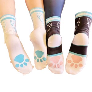 Calcetines antideslizantes con estampado animal para mujer, transpirables, absorbentes del sudor, para jóvenes de 18 a 40 años, estilo color block en negro, blanco y azul - Product Image 5